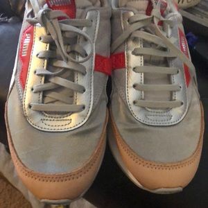 Puma sneakers size 7
